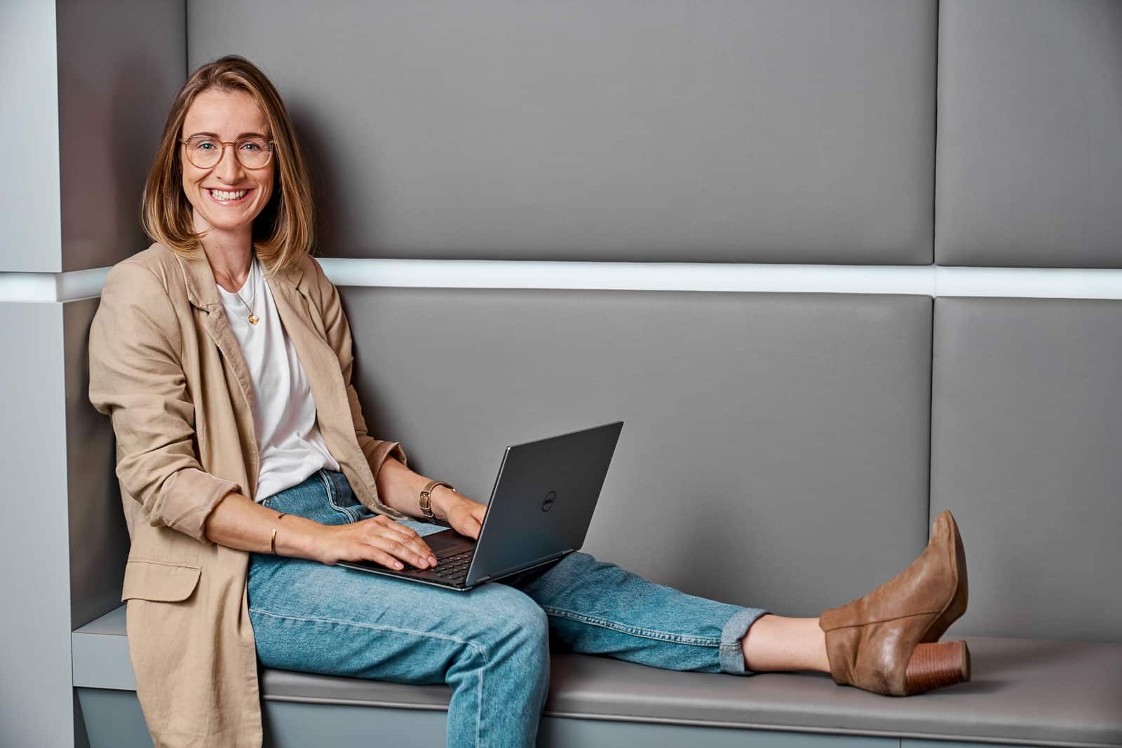 Home 13 BRAVA Studio People 10670 Ann Ktistin 0874 264b1724