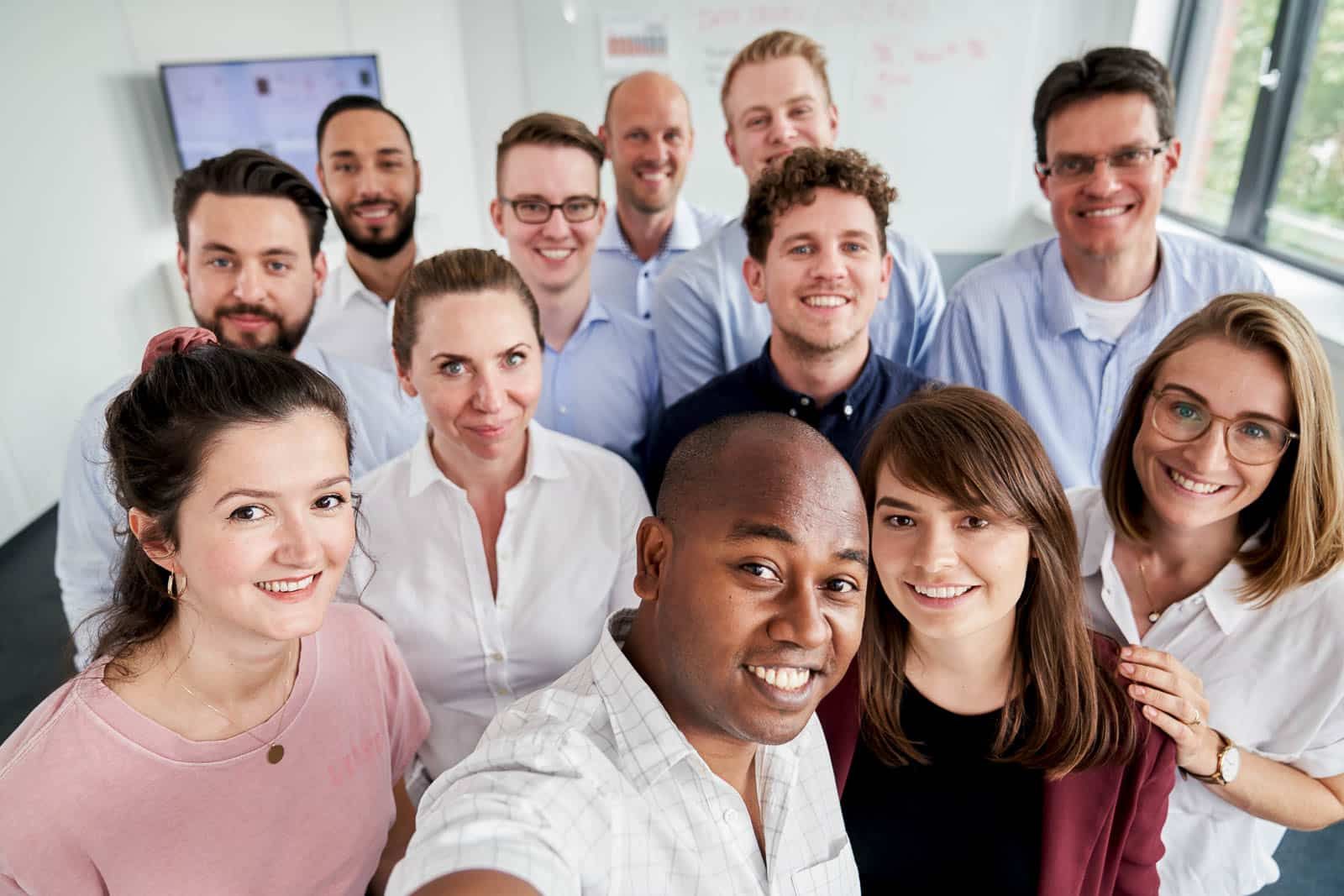 Home 10 BRAVA Studio People 10670 Szene 6 1599 7e13dd08