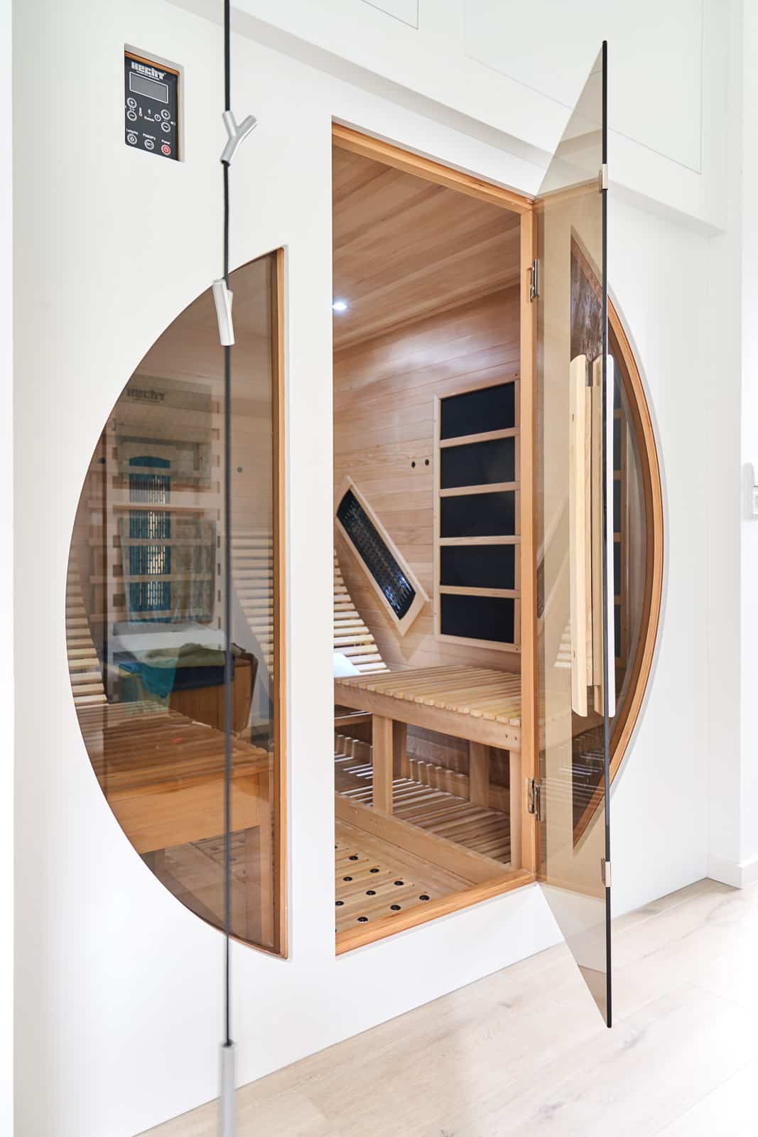 Home 37 Innenarchitektur - Saunaeingang