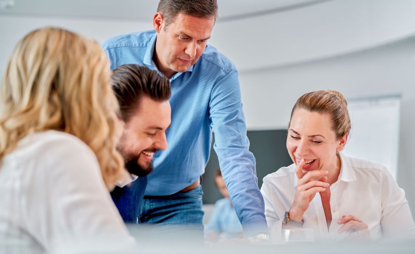 BRAVA Studio - Home | Karl-Jens Hannewald - Foto- und Videoproduktionen für den Mittelstand Corporatefotografie eines Teams